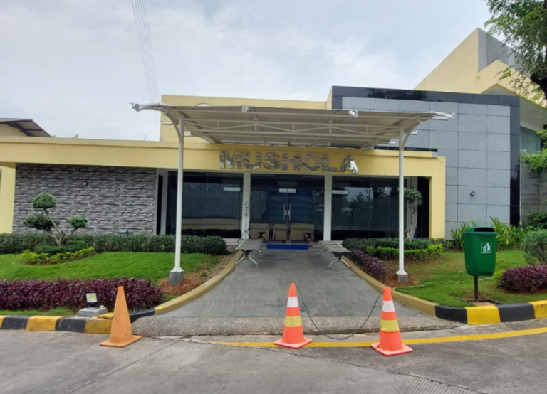 Musholla pemakaman al-azhar